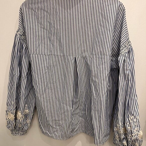 ZARA puffy long sleeve shirt size medium embroided white and bleu stripe. - Picture 5 of 9